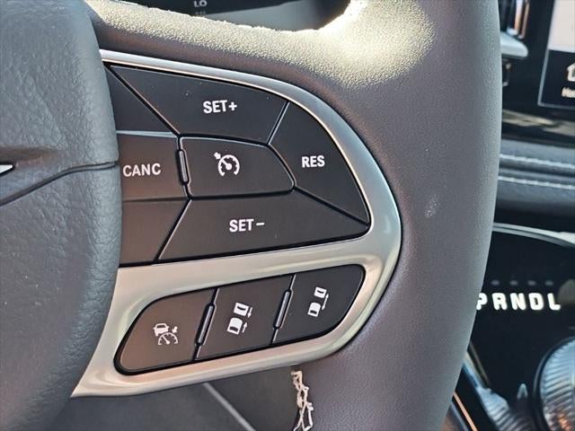 2027 Chrysler Pacifica PACIFICA SELECT AWD