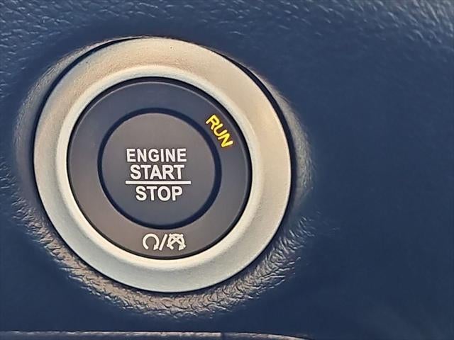2027 Chrysler Pacifica PACIFICA SELECT AWD