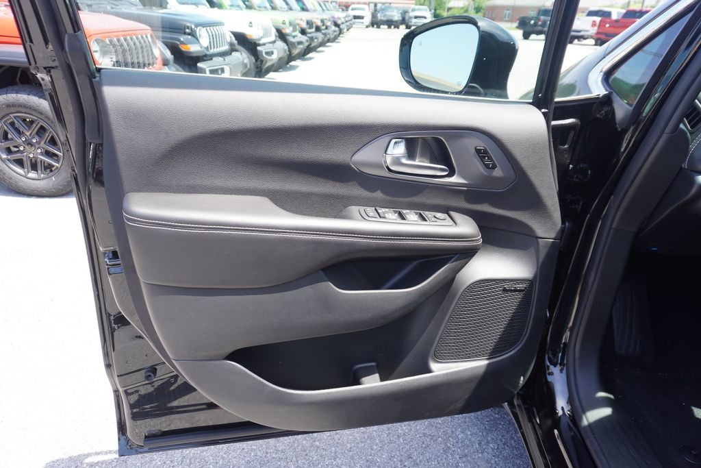 2027 Chrysler Pacifica PACIFICA LIMITED AWD