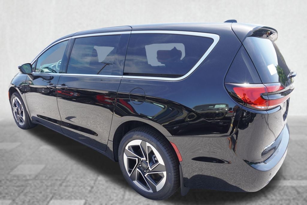 2027 Chrysler Pacifica PACIFICA LIMITED AWD