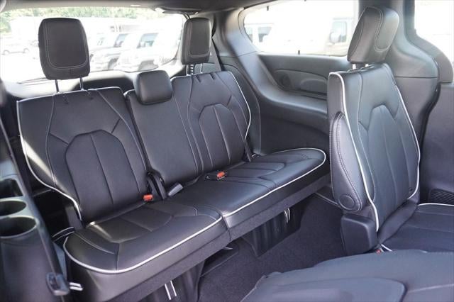 2027 Chrysler Pacifica PACIFICA LIMITED AWD