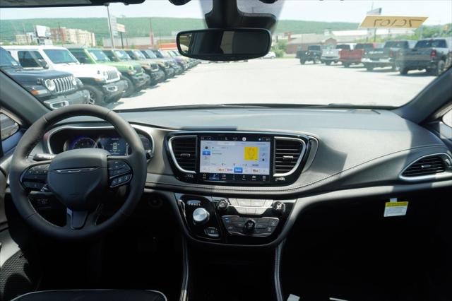 2027 Chrysler Pacifica PACIFICA LIMITED AWD