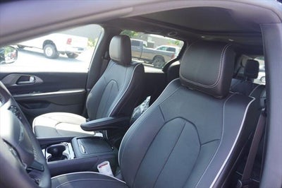 2027 Chrysler Pacifica PACIFICA LIMITED AWD
