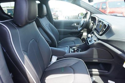 2027 Chrysler Pacifica PACIFICA LIMITED AWD