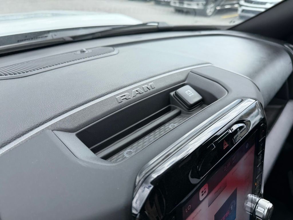 2026 RAM Ram 2500 RAM 2500 BLACK EXPRESS CREW CAB 4X4 6'4' BOX