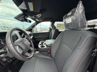 2026 RAM Ram 2500 RAM 2500 BLACK EXPRESS CREW CAB 4X4 6'4' BOX