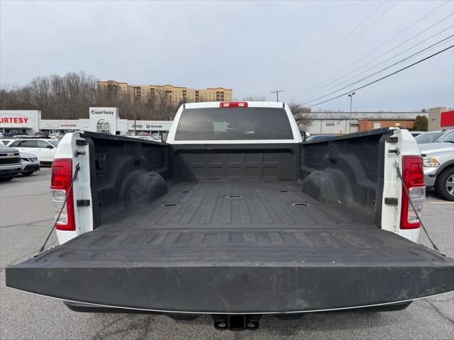 2024 RAM 3500 Big Horn Crew Cab 4x4 8' Box