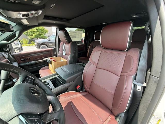 2026 RAM 3500 RAM 3500 LIMITED CREW CAB 4X4 8' BOX