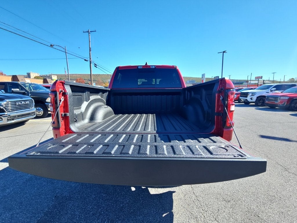 2027 RAM Ram 1500 RAM 1500 WARLOCK CREW CAB 4X4 5'7' BOX