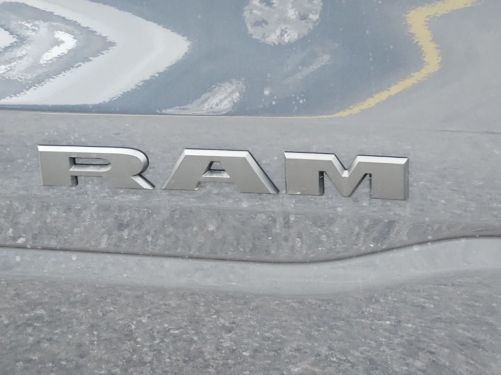 2026 RAM 1500 RAM 1500 EXPRESS CREW CAB 4X4 5'7' BOX
