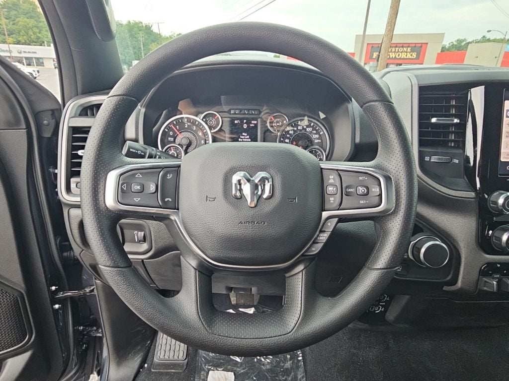 2026 RAM 1500 RAM 1500 EXPRESS CREW CAB 4X4 5'7' BOX