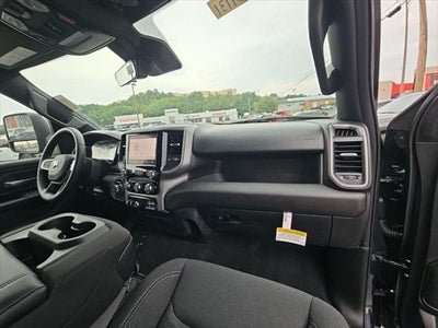 2026 RAM 1500 RAM 1500 EXPRESS CREW CAB 4X4 5'7' BOX