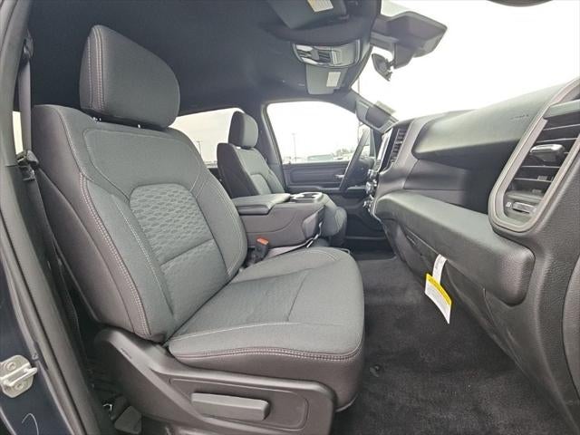 2026 RAM 1500 RAM 1500 EXPRESS CREW CAB 4X4 5'7' BOX
