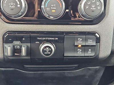 2026 RAM 1500 RAM 1500 EXPRESS CREW CAB 4X4 5'7' BOX