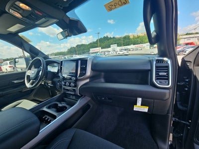 2026 RAM 1500 RAM 1500 EXPRESS CREW CAB 4X4 5'7' BOX