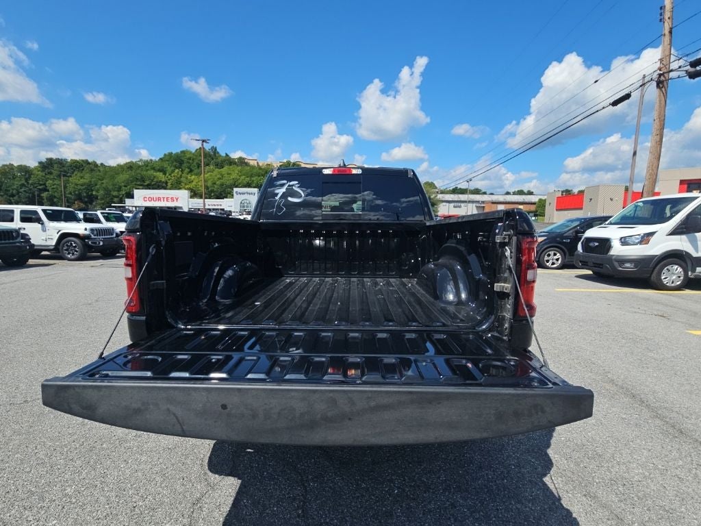 2026 RAM 1500 RAM 1500 EXPRESS CREW CAB 4X4 5'7' BOX