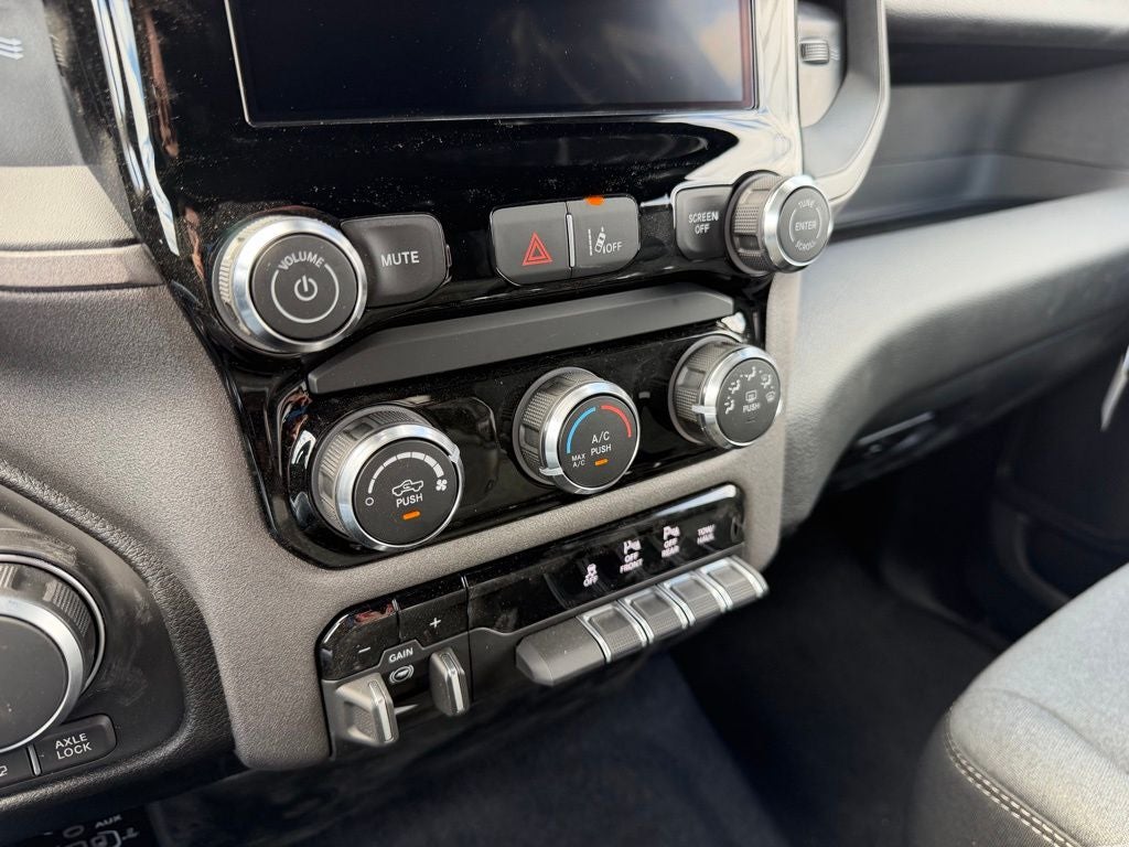 2026 RAM Ram 1500 RAM 1500 WARLOCK CREW CAB 4X4 5'7' BOX