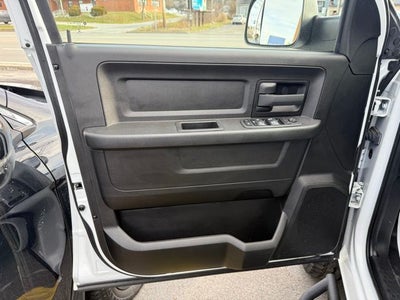 2022 RAM 2500 Tradesman Crew Cab 4x4 6'4' Box