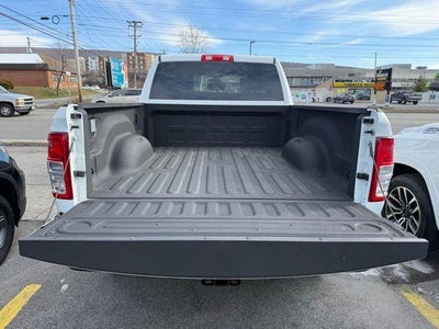 2022 RAM 2500 Tradesman Crew Cab 4x4 6'4' Box