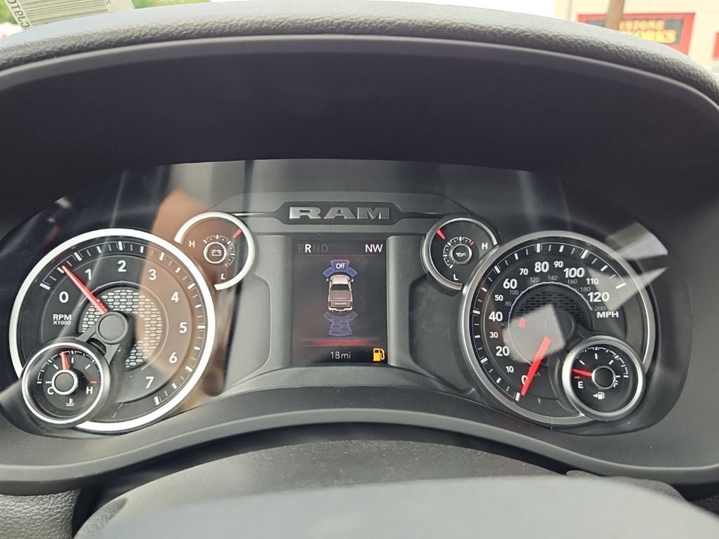 2026 RAM 2500 RAM 2500 BLACK EXPRESS CREW CAB 4X4 6'4' BOX
