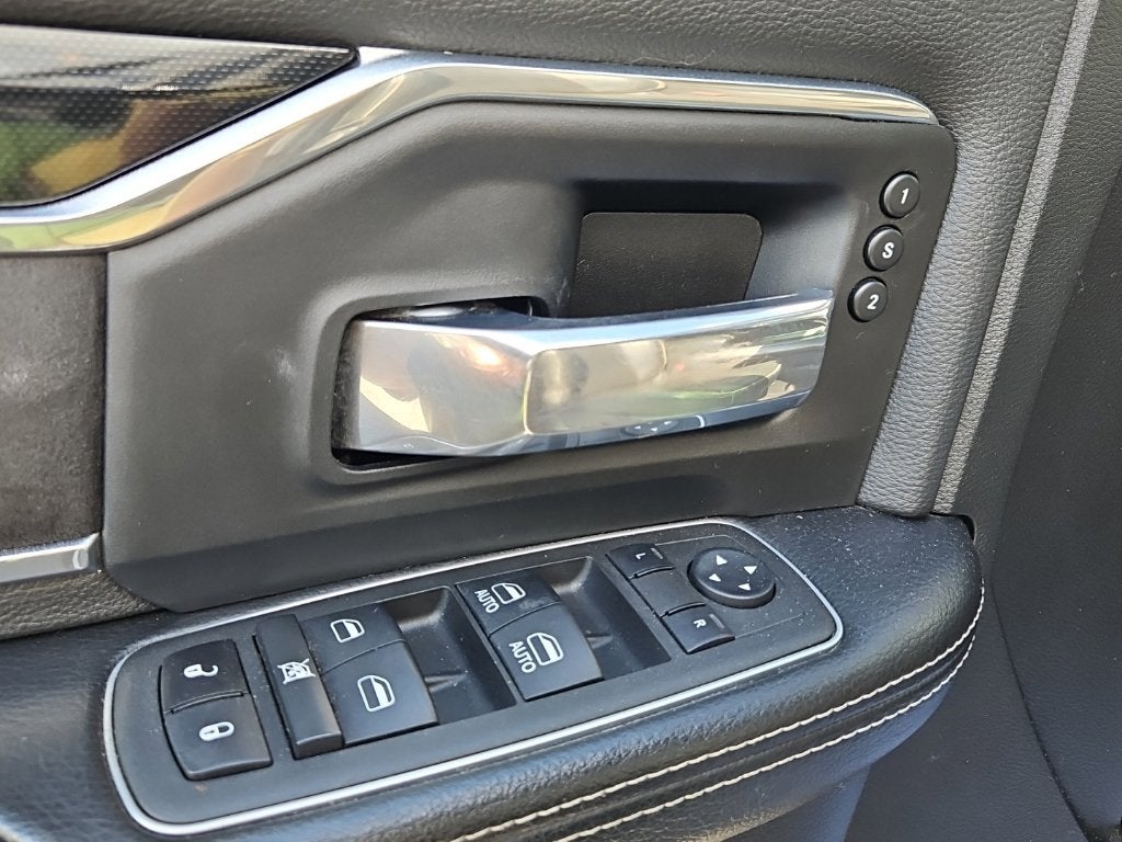 2022 RAM 2500 Laramie Crew Cab 4x4 6'4' Box