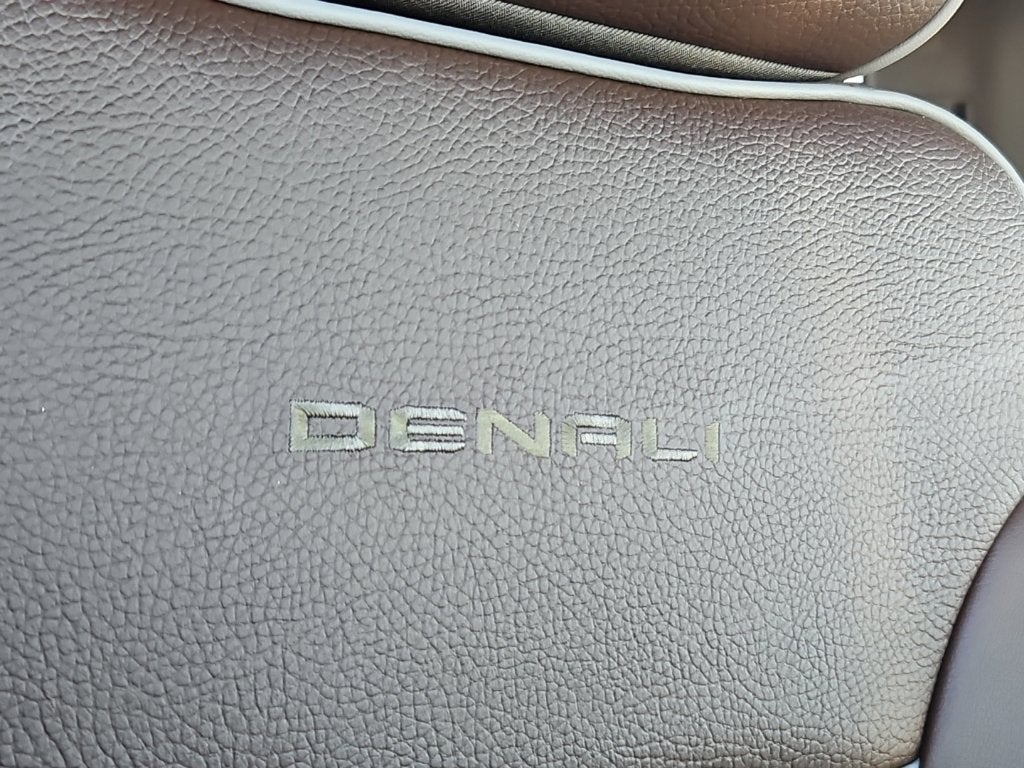 2023 GMC Sierra 1500 4WD Crew Cab Short Box Denali