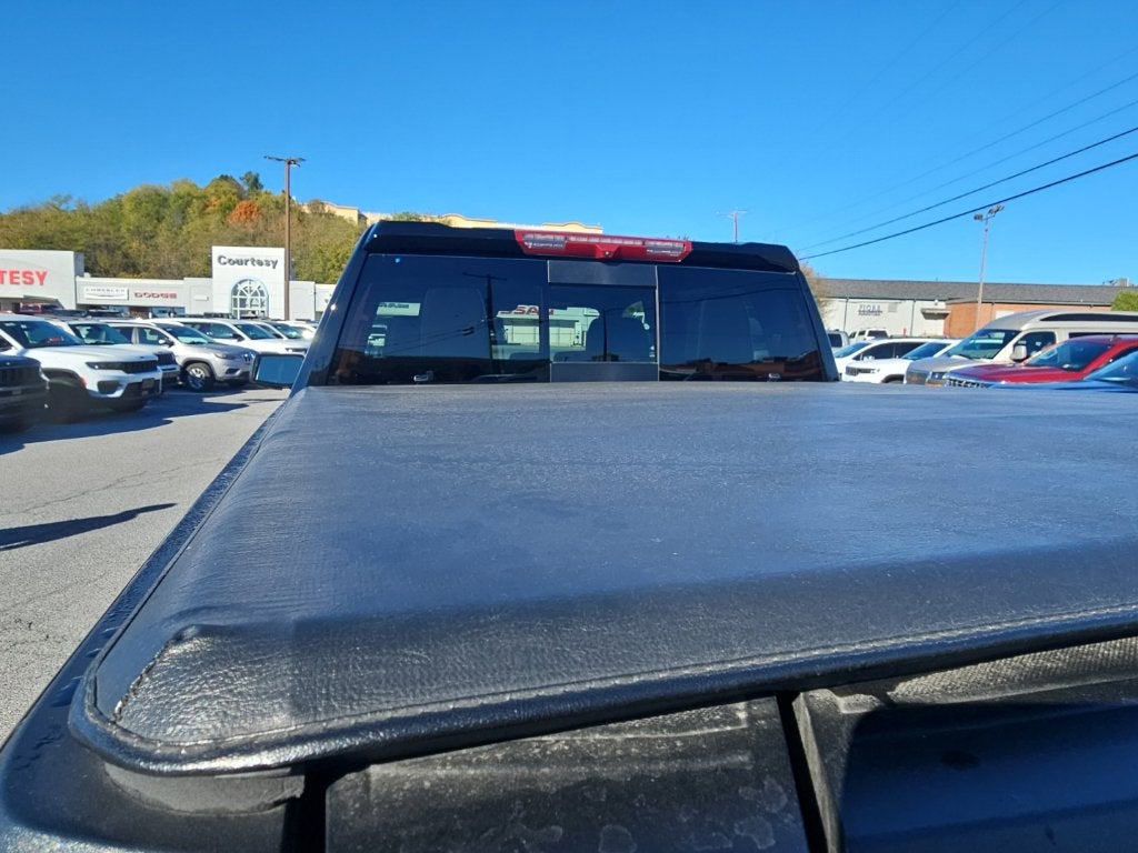 2023 GMC Sierra 1500 4WD Crew Cab Short Box Denali