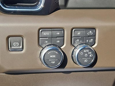 2023 GMC Sierra 1500 4WD Crew Cab Short Box Denali