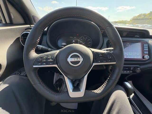 2024 Nissan Kicks SR Xtronic CVT
