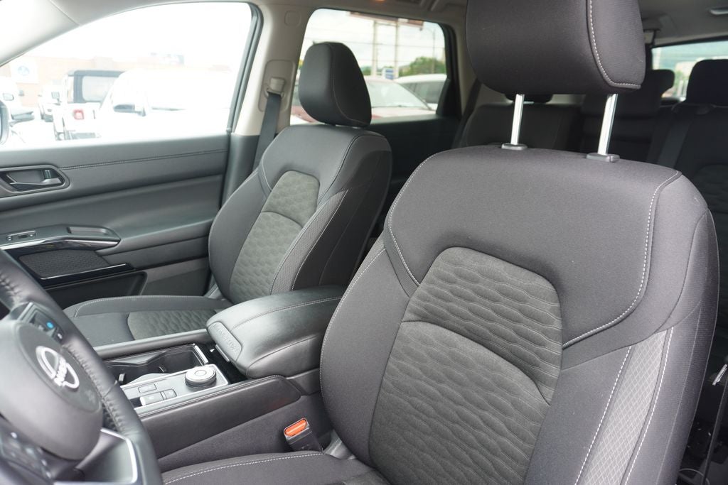 2025 Nissan Pathfinder SV 4WD