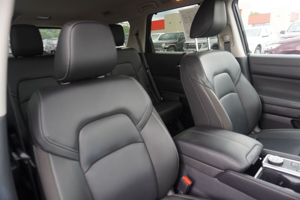 2025 Nissan Pathfinder SL 4WD