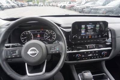 2025 Nissan Pathfinder SL 4WD