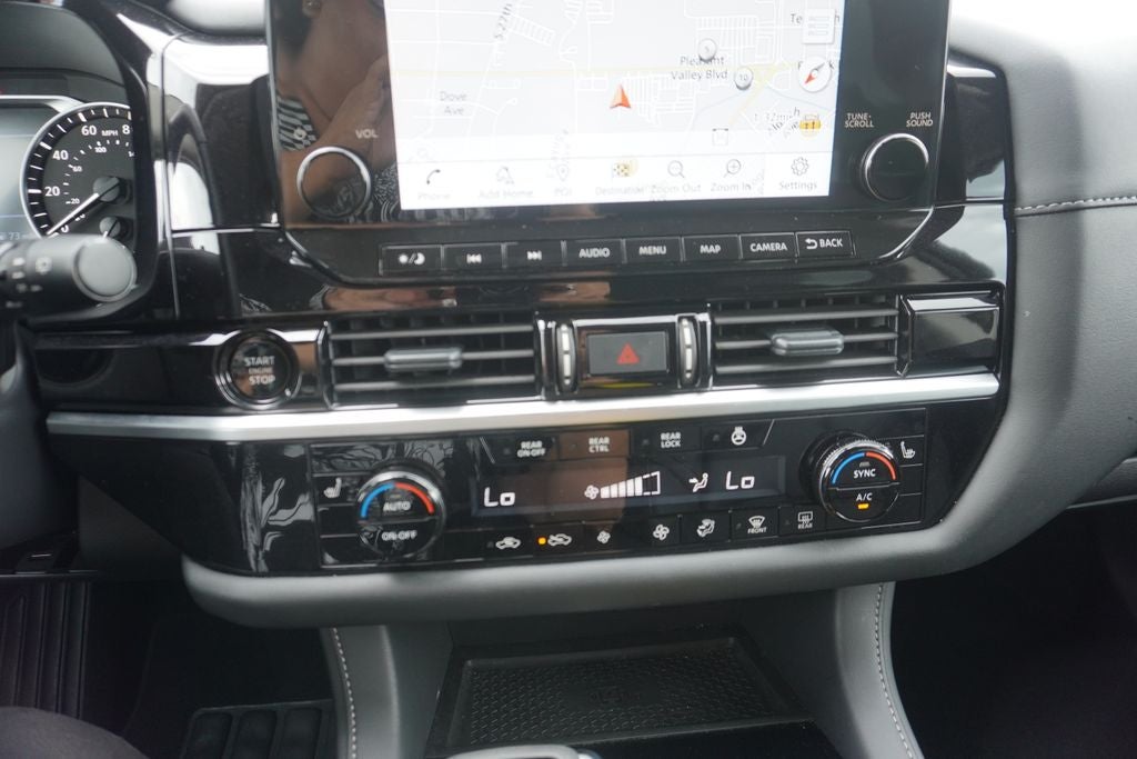 2025 Nissan Pathfinder SL 4WD