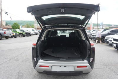 2025 Nissan Pathfinder SL 4WD