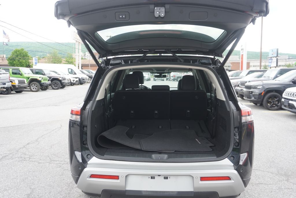 2025 Nissan Pathfinder SL 4WD