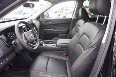 2025 Nissan Pathfinder SL 4WD