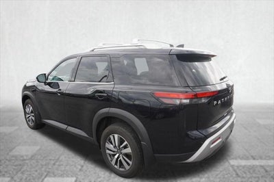 2025 Nissan Pathfinder SL 4WD