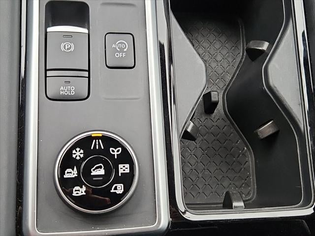 2025 Nissan Pathfinder SL 4WD