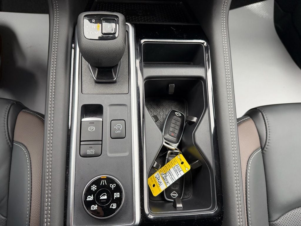 2025 Nissan Pathfinder Platinum 4WD