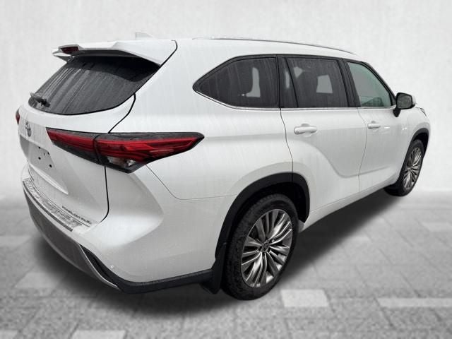 2022 Toyota Highlander Platinum