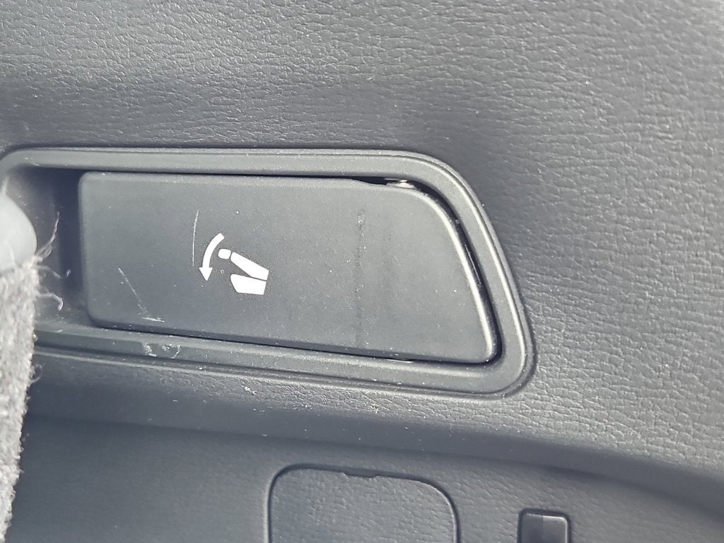 2022 Mitsubishi Outlander Base
