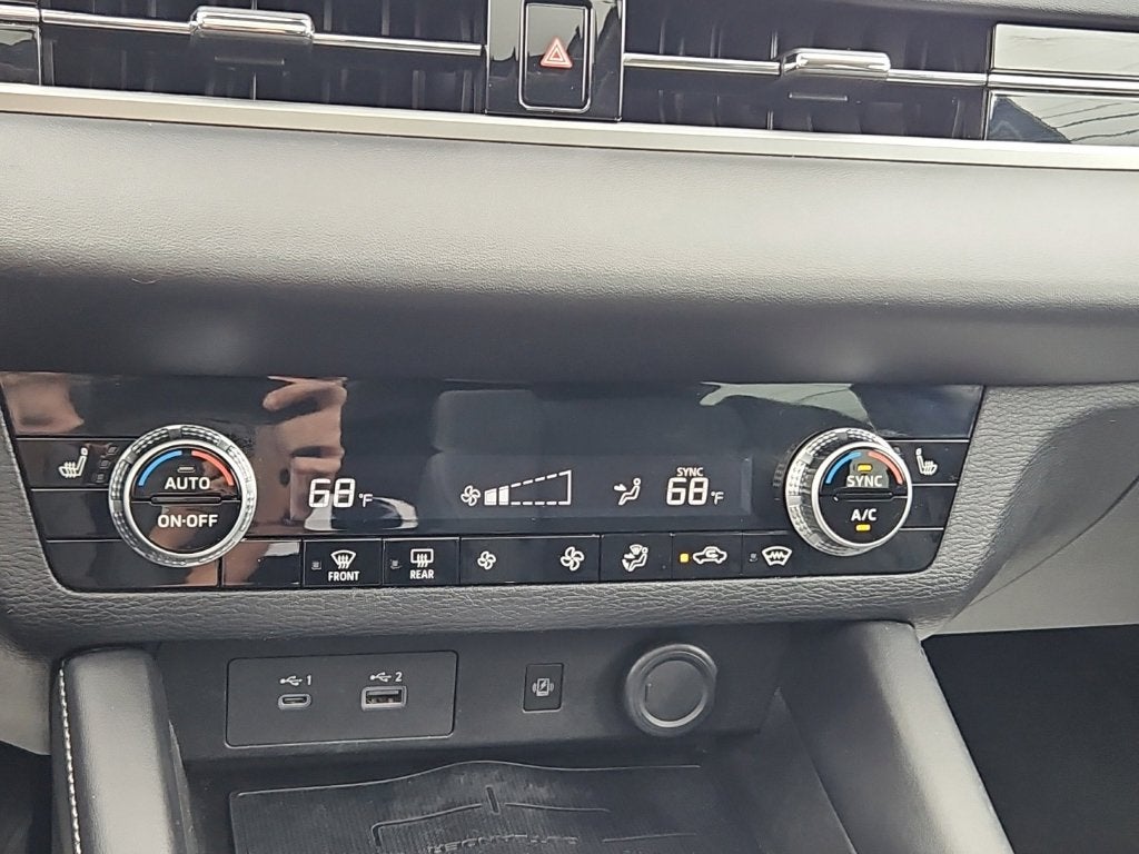 2022 Mitsubishi Outlander Base