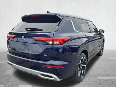 2022 Mitsubishi Outlander Base