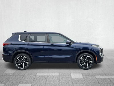 2022 Mitsubishi Outlander Base