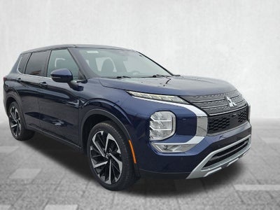 2022 Mitsubishi Outlander Base