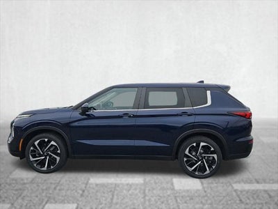 2022 Mitsubishi Outlander Base