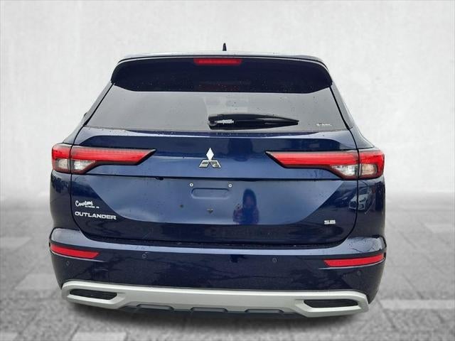 2022 Mitsubishi Outlander Base