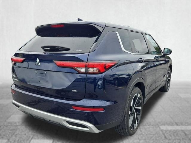 2022 Mitsubishi Outlander Base