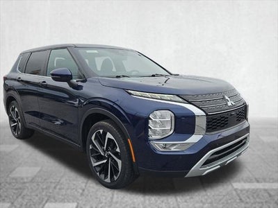 2022 Mitsubishi Outlander Base