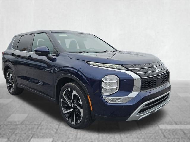 2022 Mitsubishi Outlander Base